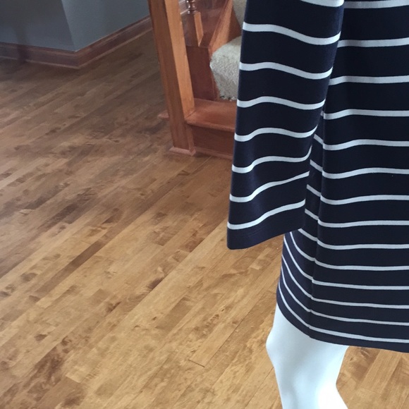 New with tags TOMMY HILFIGER DRESS w/ logo symbol - Picture 6 of 8